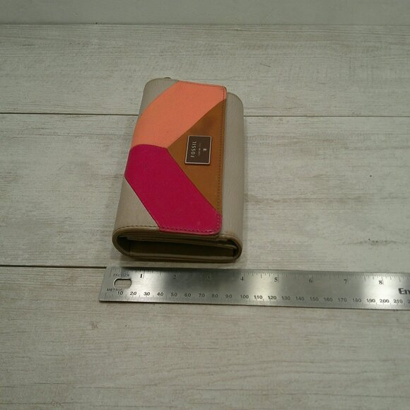 Fossil 70's inspired Leather Key-Per Calypso Geometric Leather Wallet - Picture 8 of 12